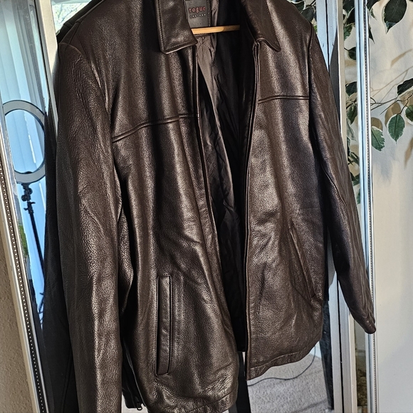 Rogue Leather Jacket. Great Condition L - Picture 11 of 11